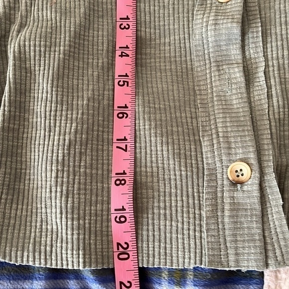 Hem & Thread Women’s Sage Scoop Neck Top With Buttons Size Medium NEW - Picture 8 of 8